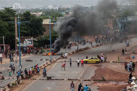 Mali protests in 2nd day despite president's call for talks