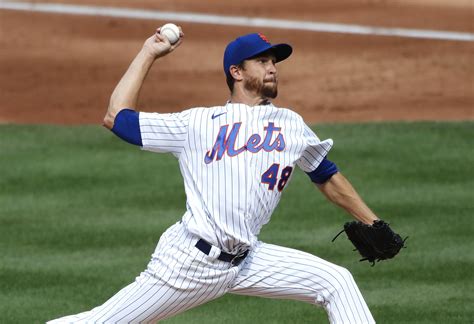 Mets' Jacob deGrom flashes Cy Young form in strong first outing