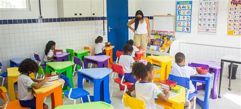 Os benefícios do primeiro contato com a educação - Folha PE