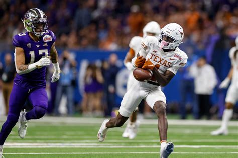 Alamo Bowl: Texas QB Quinn Ewers strong in loss to Washington