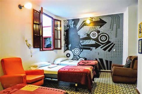 3 BEST Hostels in Valencia 2024 (Solo-Travel + Map)