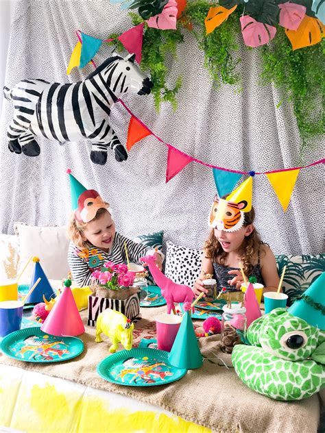 PARTY ANIMALS SHOOT WITH DIYS – OH SO KEL