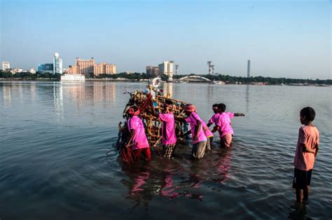 130+ Pollution Ganges River River Garbage Stock Photos, Pictures ...