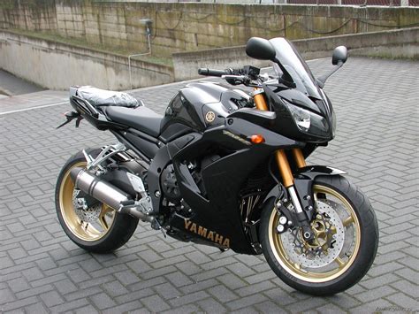 yamahamanual: 2009 Yamaha FZ1-S Owners Manual