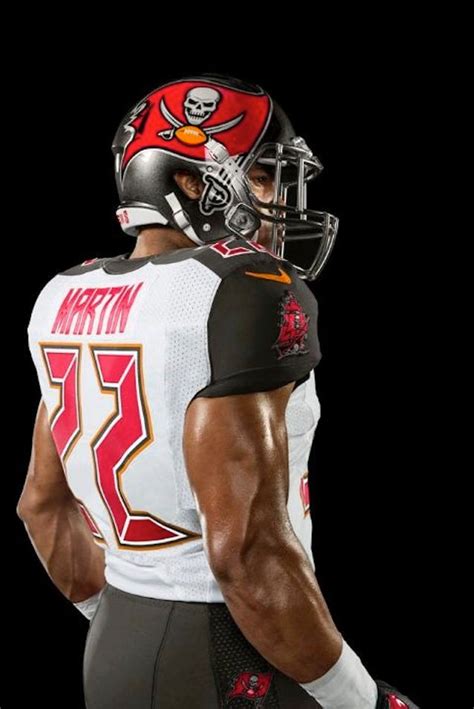 Tampa Bay Buccaneers Unveil New Uniforms [Update]