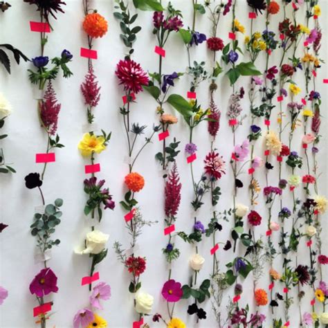 20 Simple DIY Flower Wall Decor Ideas