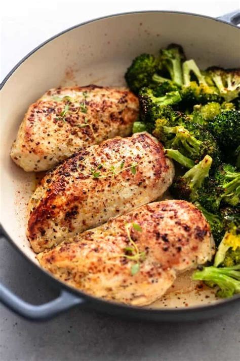 Easy Chicken and Broccoli Skillet Recipe - Creme De La Crumb