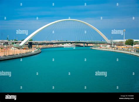 Dubai Water Canal Bridge Stock Photo - Alamy