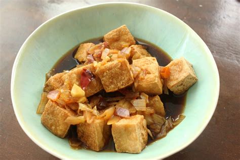 Tahu Gejrot: Crispy Fried Tofu in a Sweet & Spicy Sauce