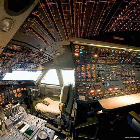 Inside Boeing 747 Cockpit