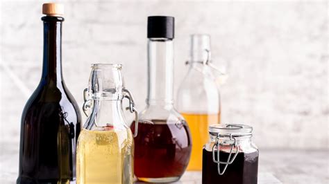 15 Different Types Of Vinegar Explained