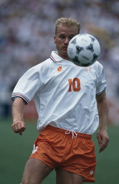 Dennis Bergkamp in action for Holland at the 1994 World Cup Finals. | World cup final, Cup final ...