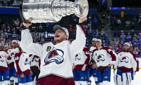 1280x769 Resolution Nathan Mackinnon Avalanche Stanley Cup 2022 ...