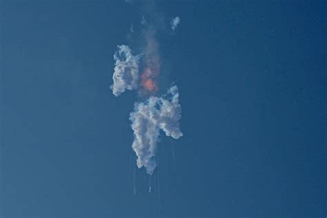 SpaceX’s Starship rocket explodes minutes after blast-off | The Independent