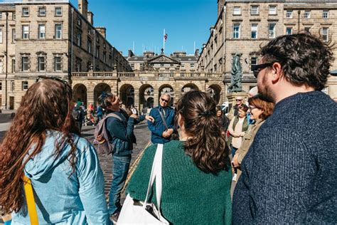 Edinburgh: Old Town History And Tales Walking Tour