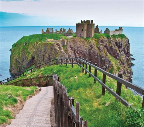 Dunnottar-Castle-Near-Stonehaven-Aberdeenshire - Rooms at 31