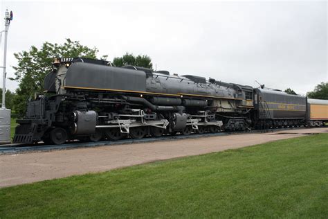 TomandEv: July 7 Union Pacific Challenger and diesel engine pictures-North Platte, NB.