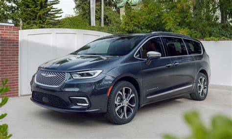 2021 Chrysler Pacifica: First Look - autoNXT.net