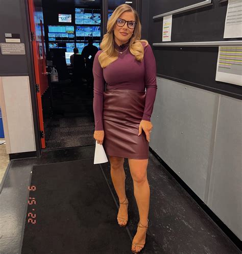 Fox Sports NASCAR Reporter : r/pencilskirts