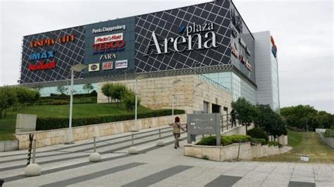 KFC - Picture of Arena Plaza, Budapest - TripAdvisor