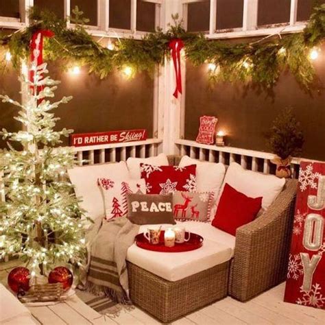 40 Fabulous Christmas Patio Decor Ideas - PIMPHOMEE