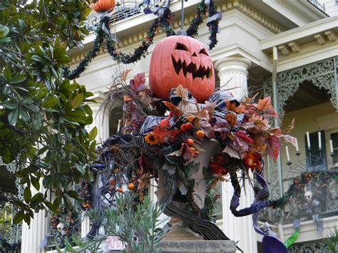 Haunted Mansion Holiday | Nightmare before christmas decorations ...