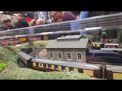 here is the tt scale layout by hornby - YouTube