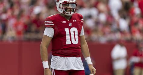 Wisconsin Football: Badgers quarterback hits the transfer portal - Bucky's 5th Quarter