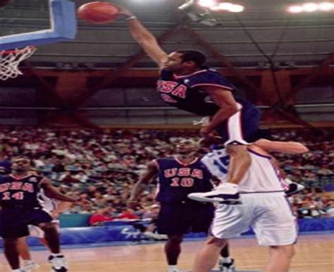 Photo: Vince Carter Dunk Over 7-Footer - Tar Heel Times