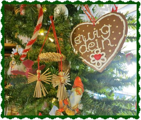 Zetta's Aprons: German-Style Christmas Decor!