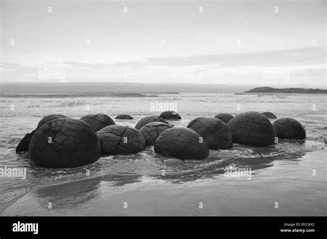 The Moeraki Boulders on Koekohe Beach, Moeraki, North Otago, Otago ...