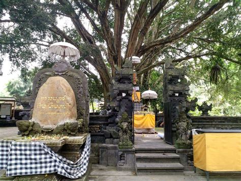 Tirta Empul Temple Bali, Indonesia - Entrance Fee & Dress Code