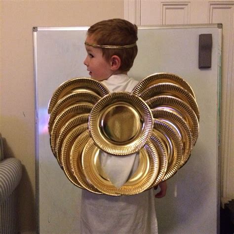 Paper plate angel wings for nativity. | Chritmas, Paper crafts, Childrens church