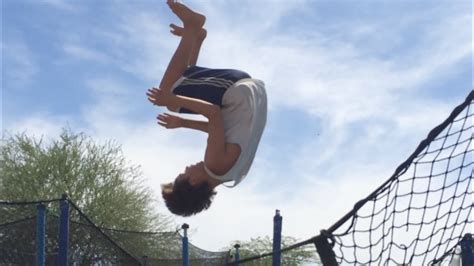 How To Do A Backflip On A Trampoline For Beginners - YouTube