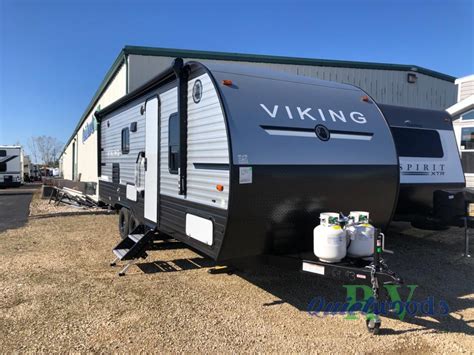 Viking Ultra Lite Travel Trailer Review: 2 Easy-to-Tow Options ...