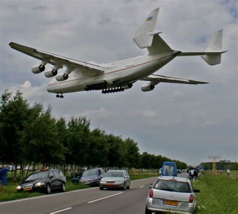 World’s Largest Aircraft: Antonov An-225 Mriya | Sometimes Interesting