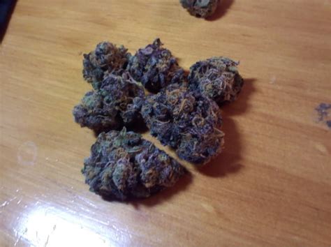 Berry White aka Barry White Weed Strain Information | Leafly