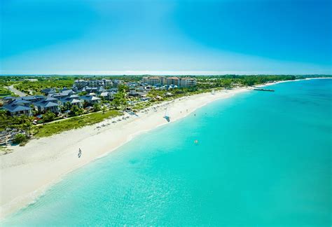 How long is a flight to Turks & Caicos? | BEACHES