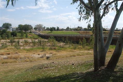 Bridge over Flinders River at Hughenden | The dry Flinders R… | Flickr