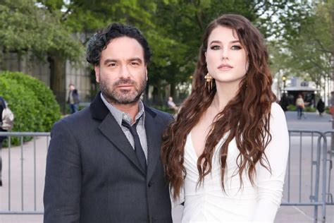 Johnny Galecki secretly married