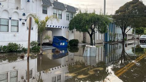 More than 33,000 without power as storm slams into California - ABC News