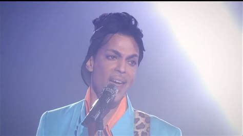 Prince Performs “Purple Rain” During Downpour | Super Bowl XLI Halftime ...