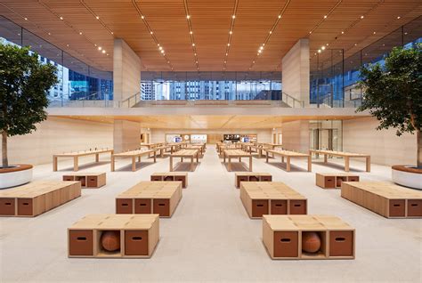 Foster + Partners completes glazed Apple store on Chicago's riverfront ...