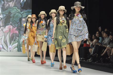 “Wastra” Is Featured in the 2023 Fashion Trend of Indonesia