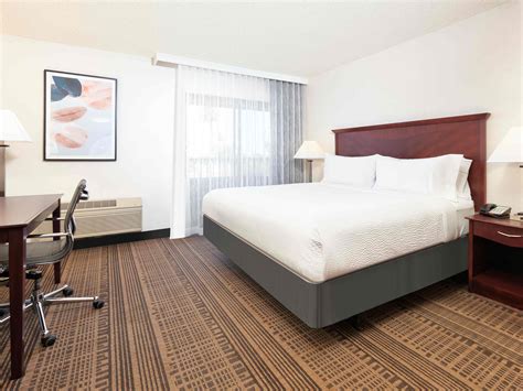 Hotel in Santa Maria CA | Holiday Inn & Suites Santa Maria