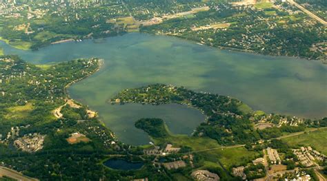 Chandeliering Ice on Minnesota's Medicine Lake (Video) - Lake Scientist