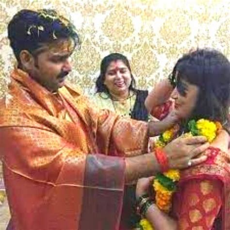 Pawan Singh Wife Jyoti Singh Photo 2021 - Bhojpuri Cinema