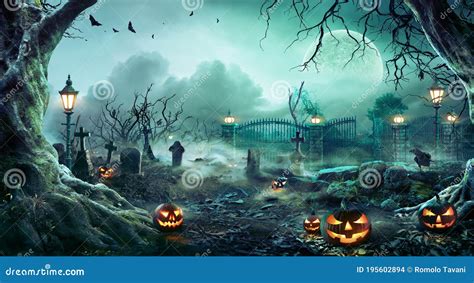 Jack O` Lanterns in Graveyard in the Spooky Night Stock Photo - Image of pumpkin, holiday: 195602894