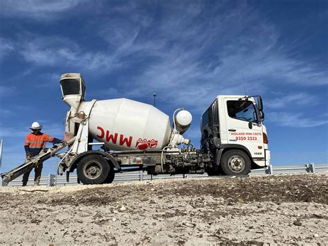 Small Concrete Truck Working in Perth | Midland Mini Crete