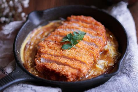 (Recipe) Katsudon Pork Cutlet Rice Bowl - How to make it - FoodyFoodie